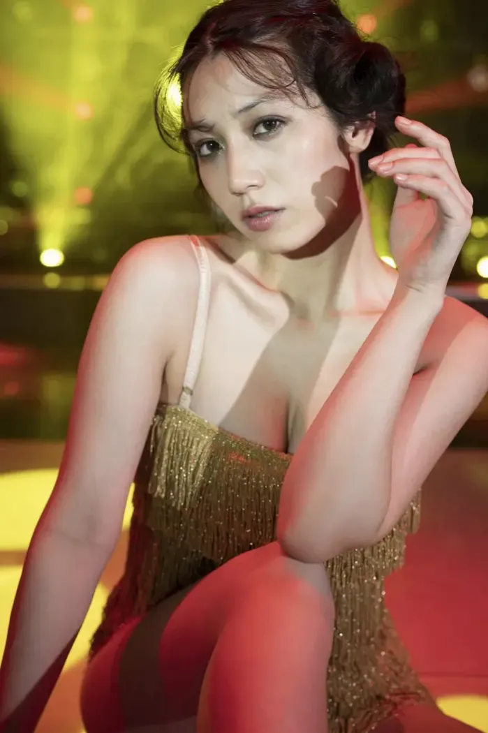 사토 아이리 사진집 「스포트라이트에 비춰져」 Set.02