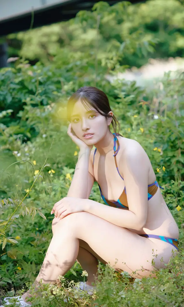 오와다 나나 주간 플레이보이 포토북 「깊은 숲 속에서」 Set.01