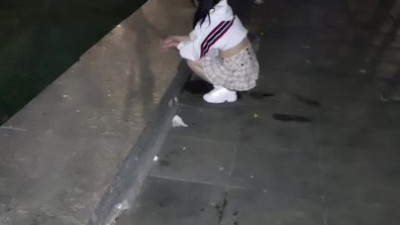 莆田海邊的熱情相擁6分24秒潮噴滿地水聲激盪！ 8分44路人經過 - china