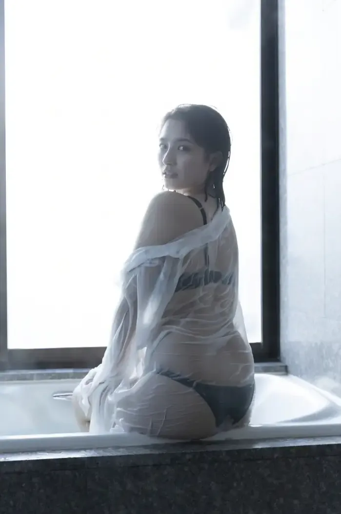 오와다 나나, FRIDAY 디지털 사진집 [스위트룸에서 단둘이] Set.02