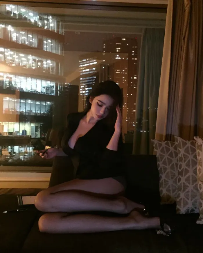 검스가 너무 잘 어울리는 처자와 호텔에서 좋은 경험