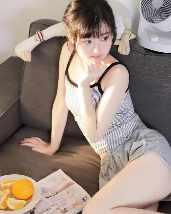 소녀의 느낌으로 다가오는 모델녀