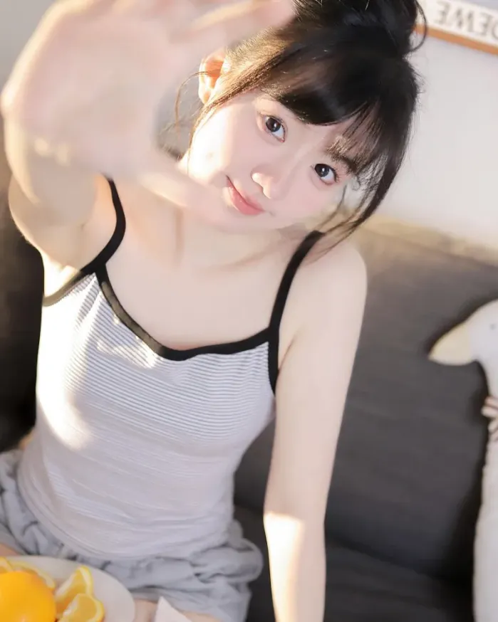 소녀의 느낌으로 다가오는 모델녀