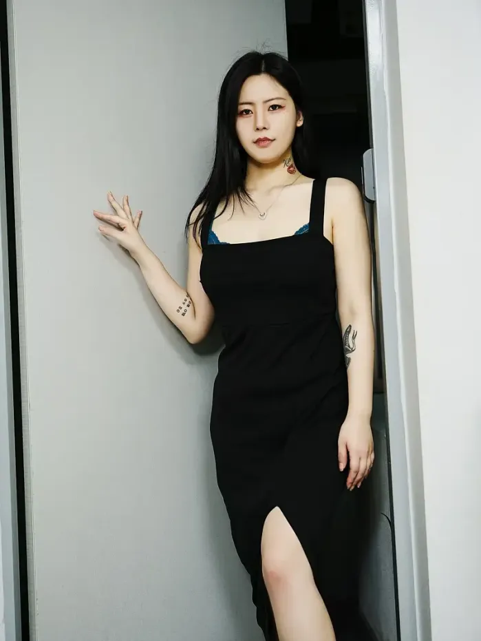 Choi Ri 최리, Photobook Vol.02 「Missy Look」 Set.01