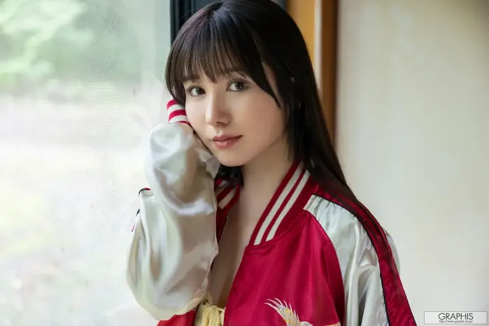 메이 잇카이치 五日市芽依, Graphi스 스페셜 그라비아 「휴가」 Vol.04