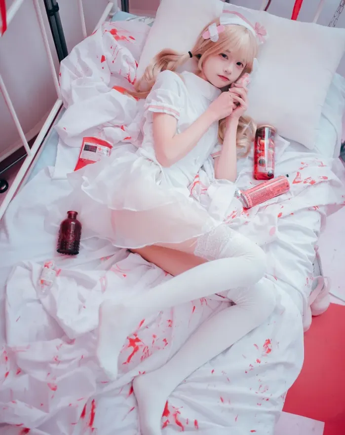 핑크 간호사 코스프레