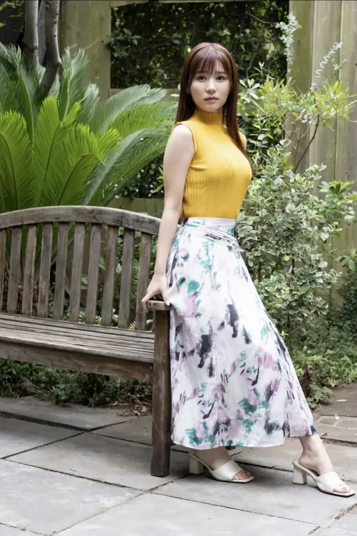 메이 이츠카이치, FLASH 디지털 사진집 No.1 안고 싶은 여자