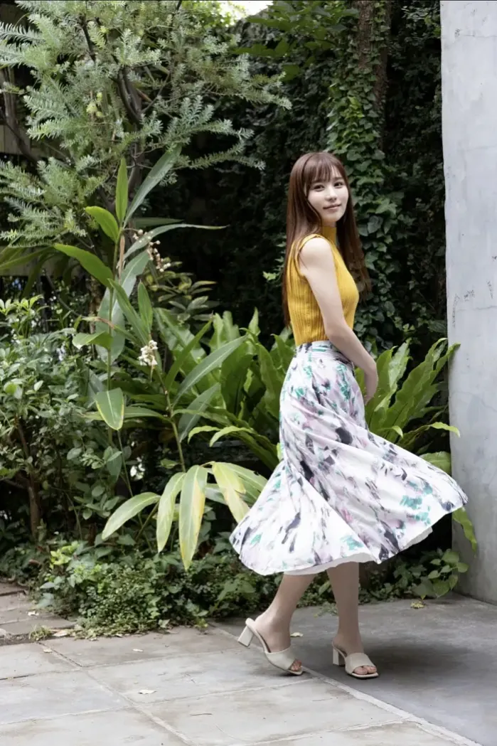 메이 이츠카이치, FLASH 디지털 사진집 No.1 안고 싶은 여자