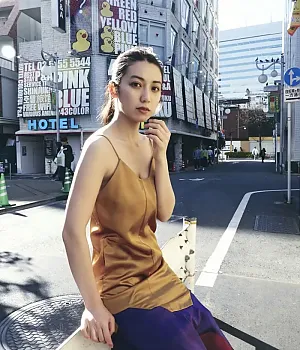 사토 아이리, 사진집 「신주쿠 론리네스」 Set.03